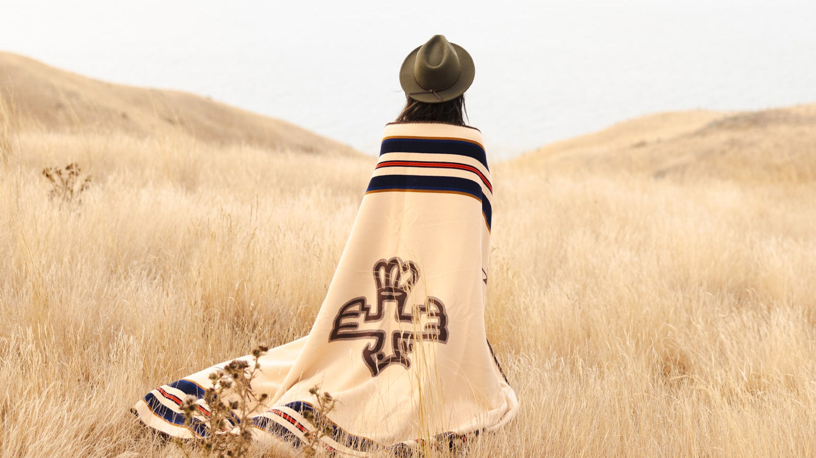 Snuggle, Savor, and Celebrate: The Perfect Thanksgiving Blanket Awaits!