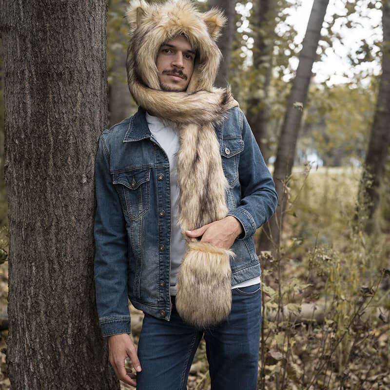 The golden faux fur hood is great for both decoration and keeping warm. It's easy to wash and extremely soft.