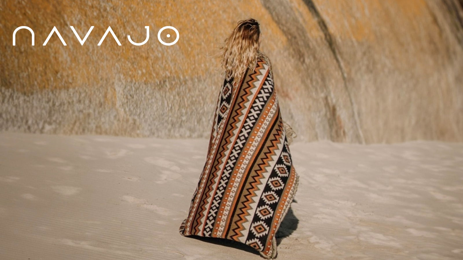 Discover the Majesty of the Dunes with the Navajo Faux Fur Knitted Blanket