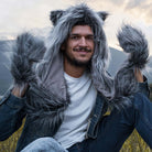 A fluffy and warm grey faux fur hood, which is multi-functional and easy to wash. Suitable for keeping warm.