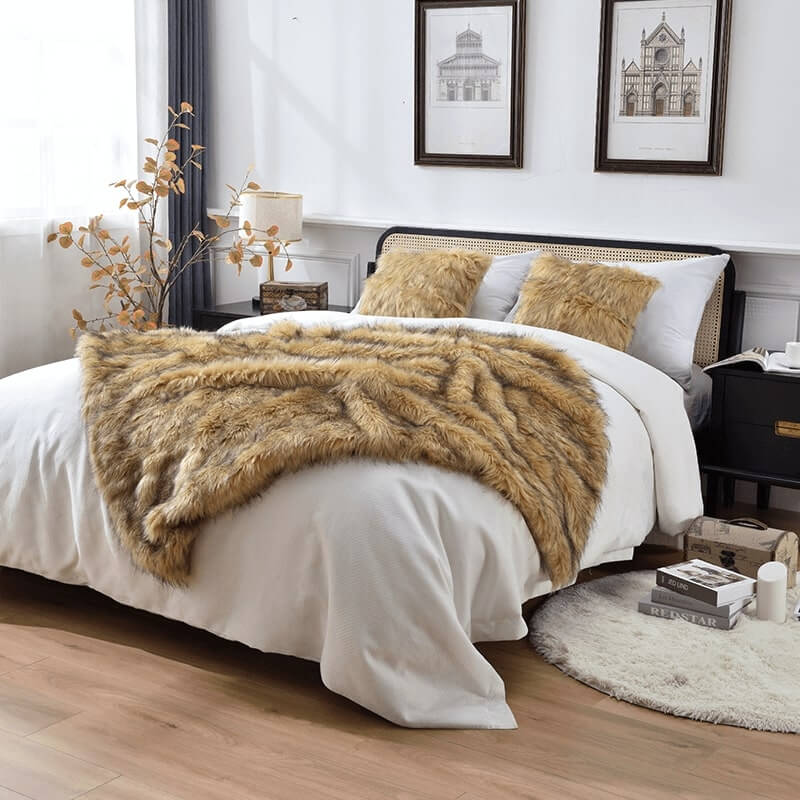 A small size fluffy golden faux fur blanket, which is multi-functional and easy to wash. Suitable for keeping warm and decorating rooms.